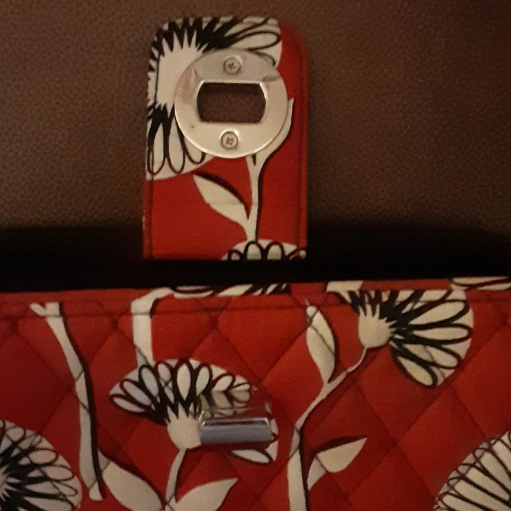 Vera Bradley red black white floral wallet clutch zipper pocket latch 8x5" …EUC⁰ - Picture 5 of 8